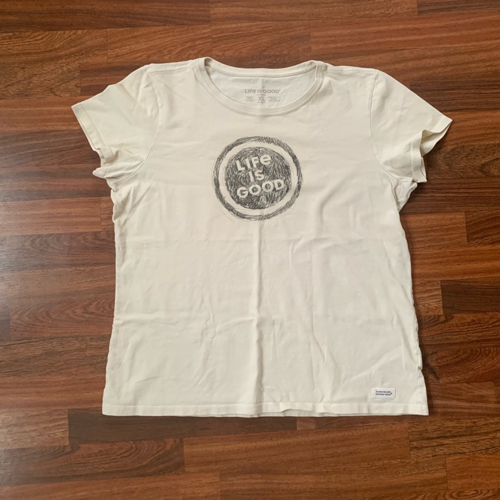 Life Is Good Crusher Tee off-white Tshirt Women’s XL